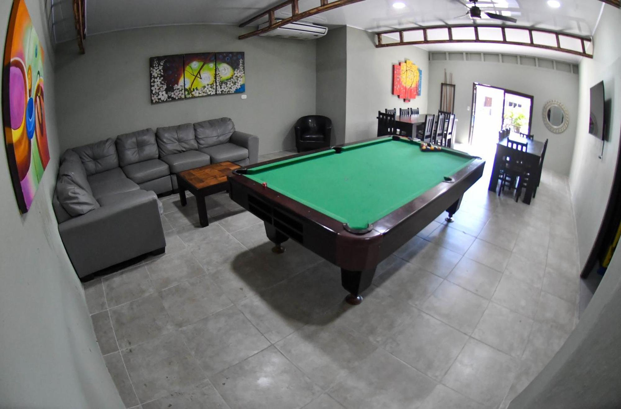 Republik Hotel, Bistro And Nightclub On Site ハコ エクステリア 写真