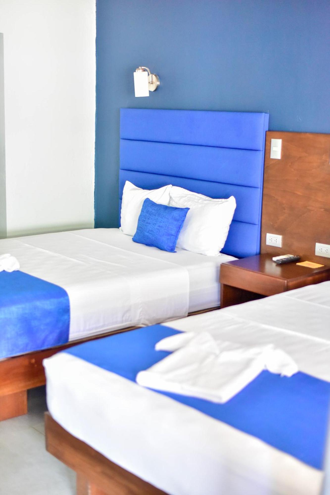 Republik Hotel, Bistro And Nightclub On Site ハコ エクステリア 写真